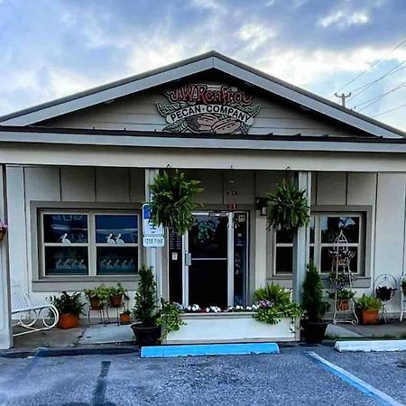 Walk To Downtown Seafood Market Bay Views Pensacola Exterior photo