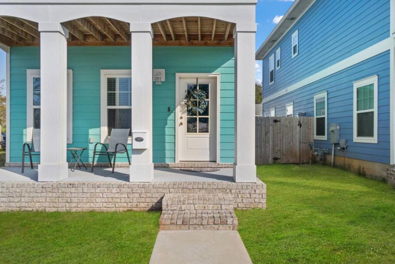 Walk To Downtown Seafood Market Bay Views Pensacola Exterior photo