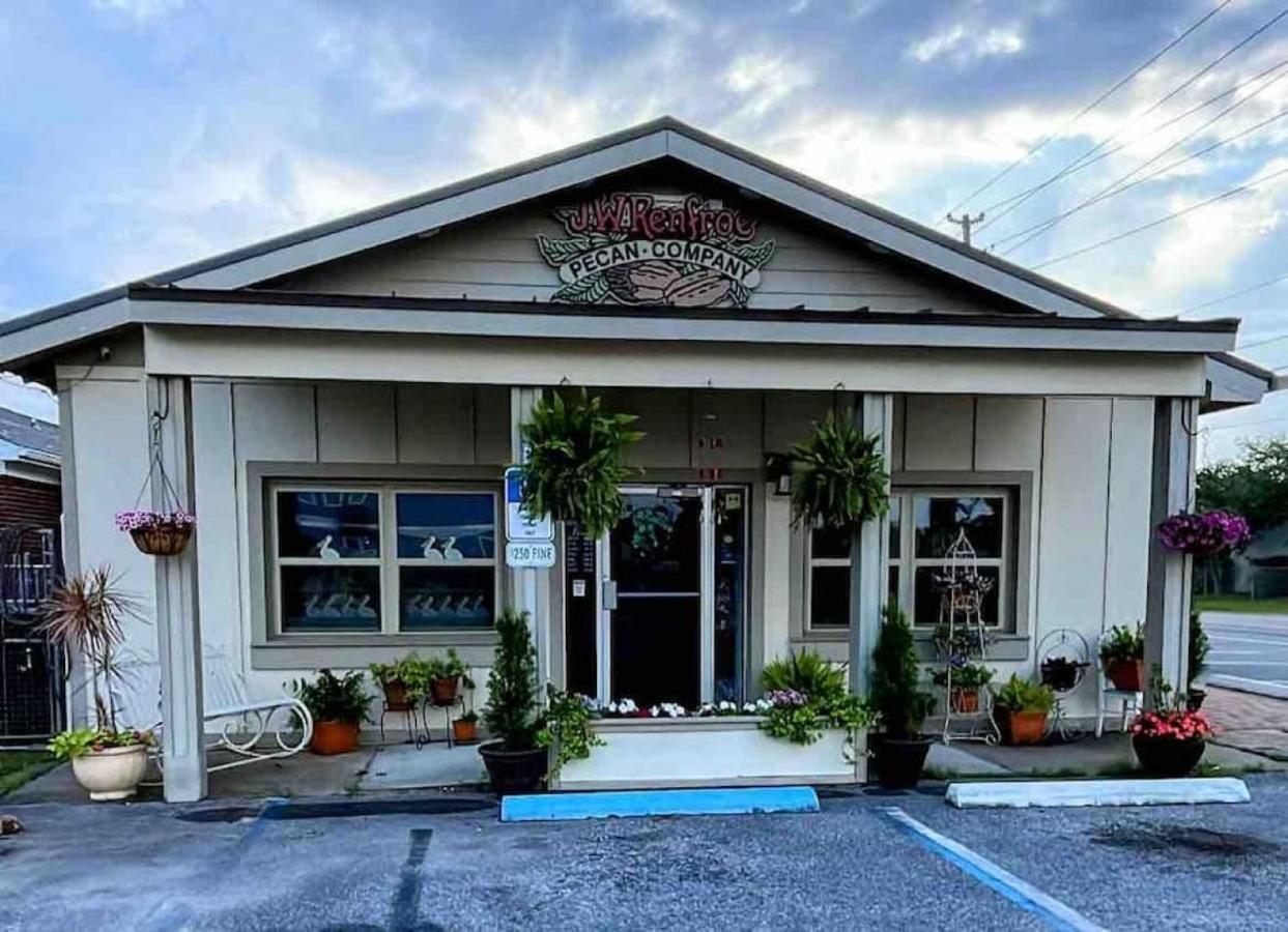 Walk To Downtown Seafood Market Bay Views Pensacola Exterior photo