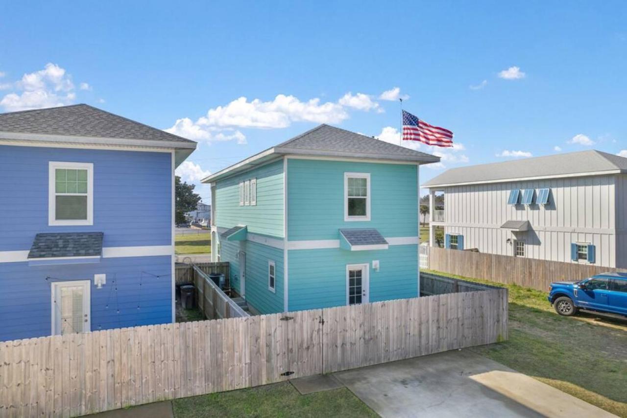 Walk To Downtown Seafood Market Bay Views Pensacola Exterior photo